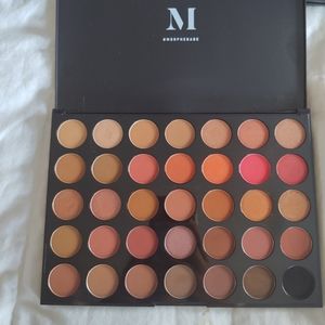 Eyeshadow palette